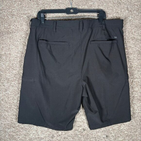 IZOD Golf Men Black Performance Cargo Shorts Size 38 Flat Front Side Zip Pockets - Picture 5 of 7